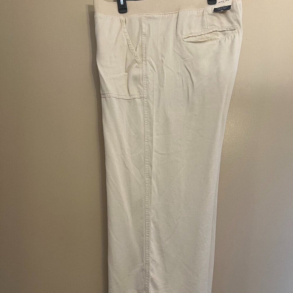 St. John's Bay Women's High Rise Plus wide leg Capri Pants, Cream, Size 2X NWT